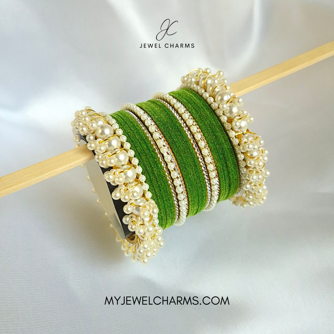Green Silver Karra Tetra Gajra Set