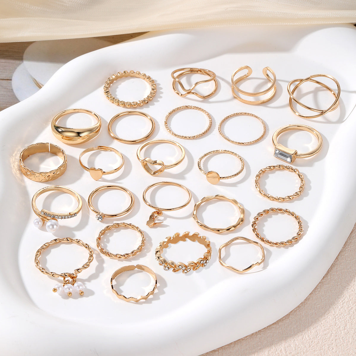 Jcec 343 24 piecs pearl ring pack