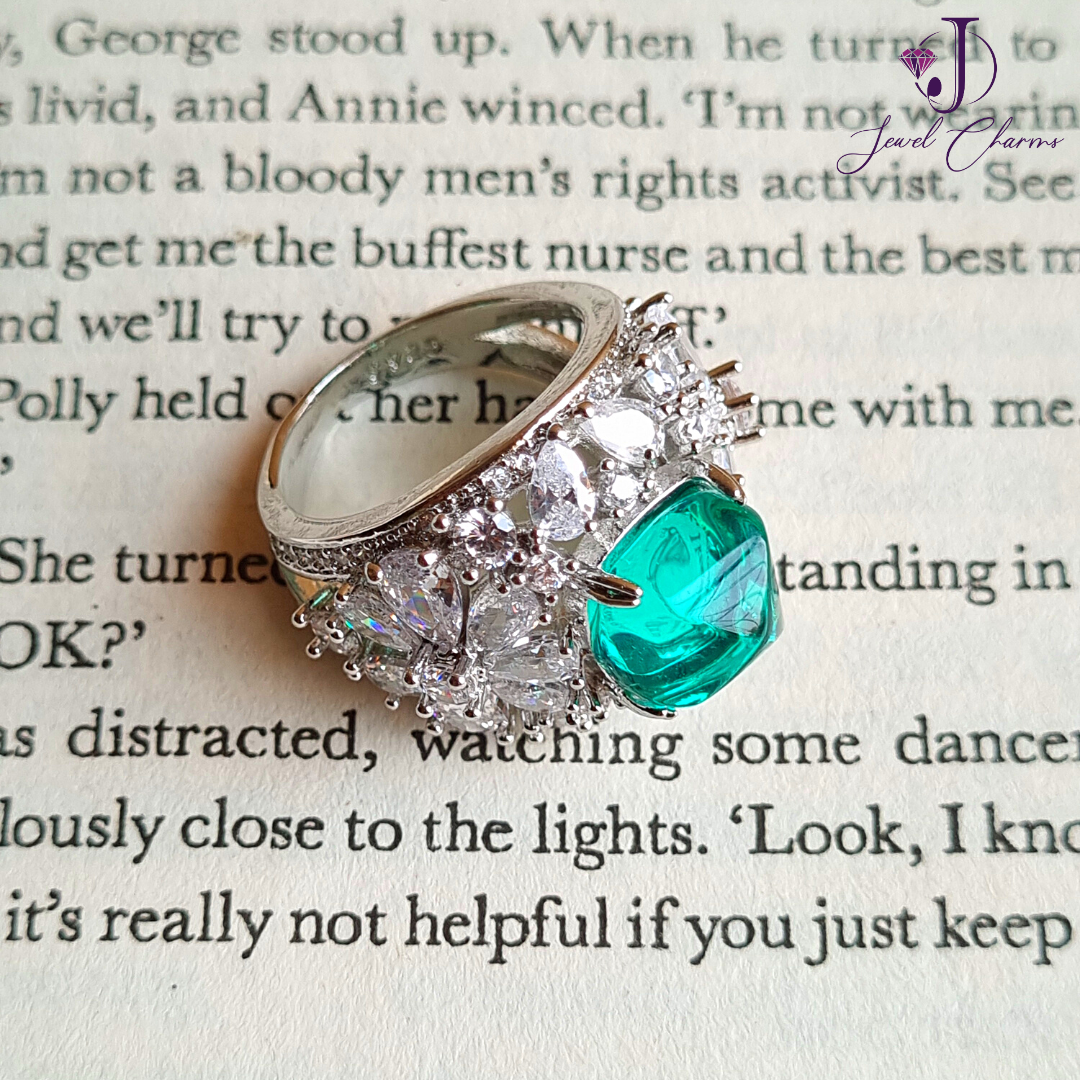 Emerald Green Gem 925 Sterling Silver Ring Size