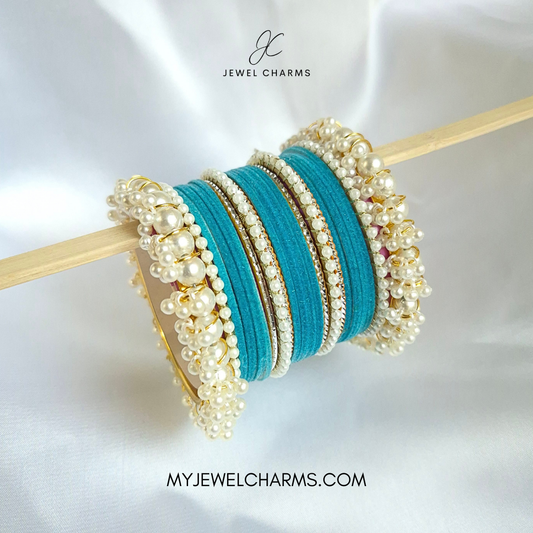 Firozi Silver Karra Tetra Gajra Bangles Set