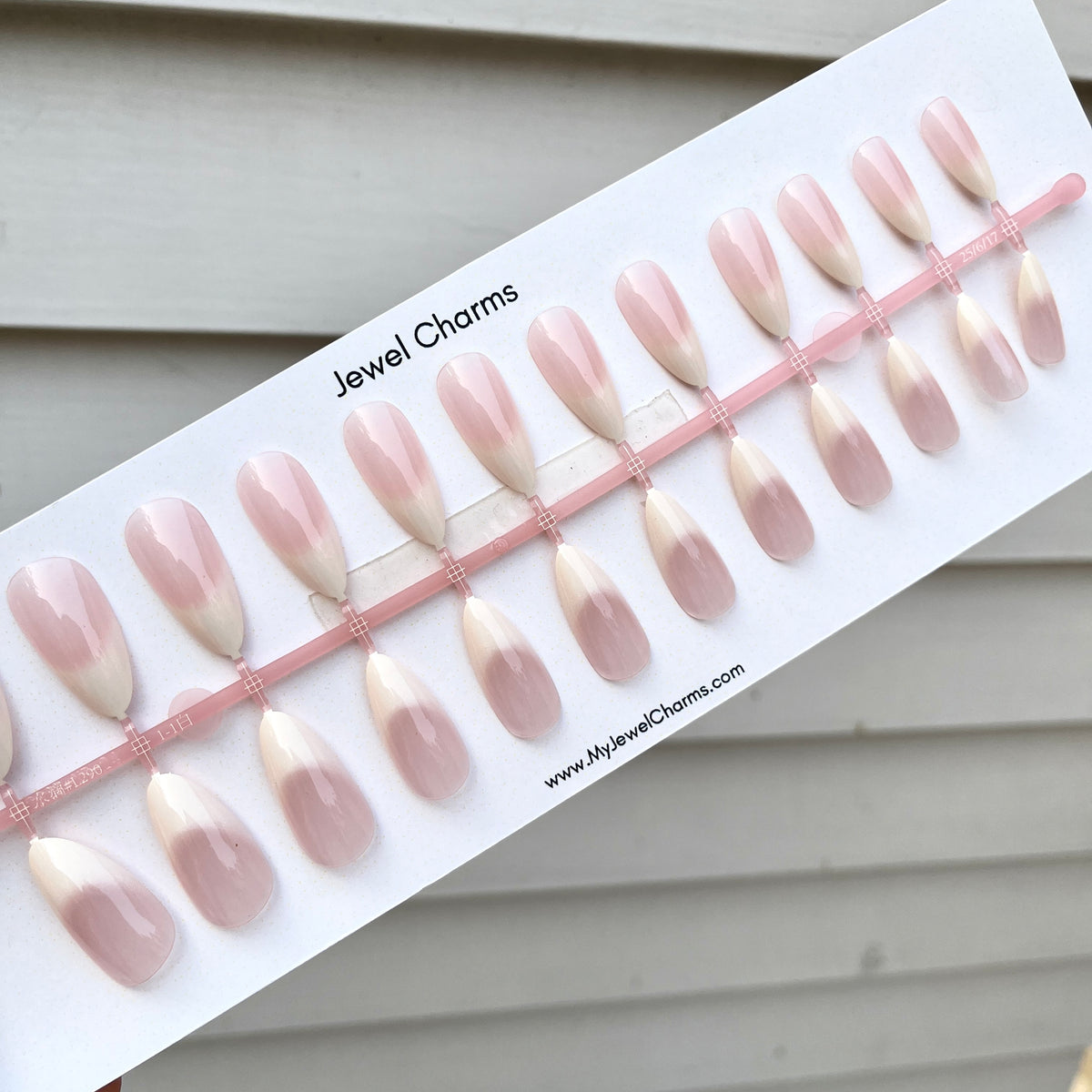 Hyper realistic viral nails jc 263 Nails pack with free applicator kit