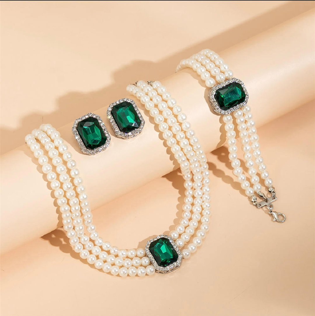 Green emerald Pearl choker earrings and bracelet set