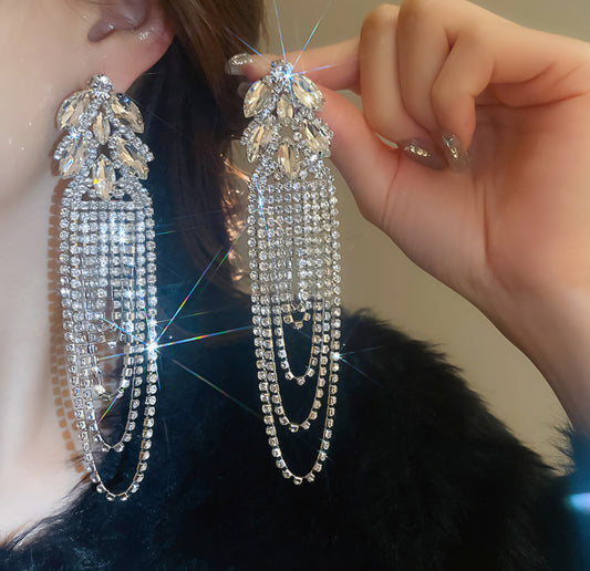 White Crystal long closed dangles