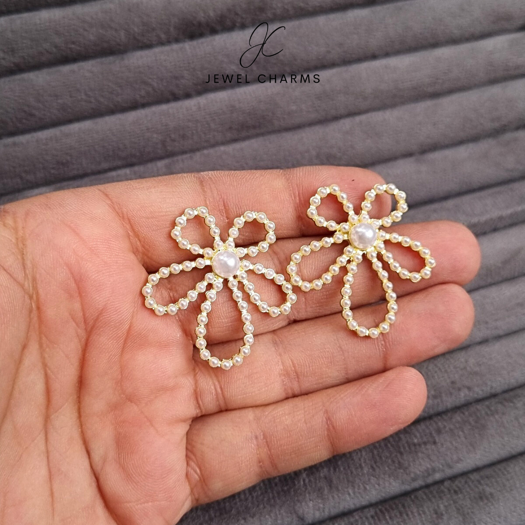 Trending pearl flower earrings