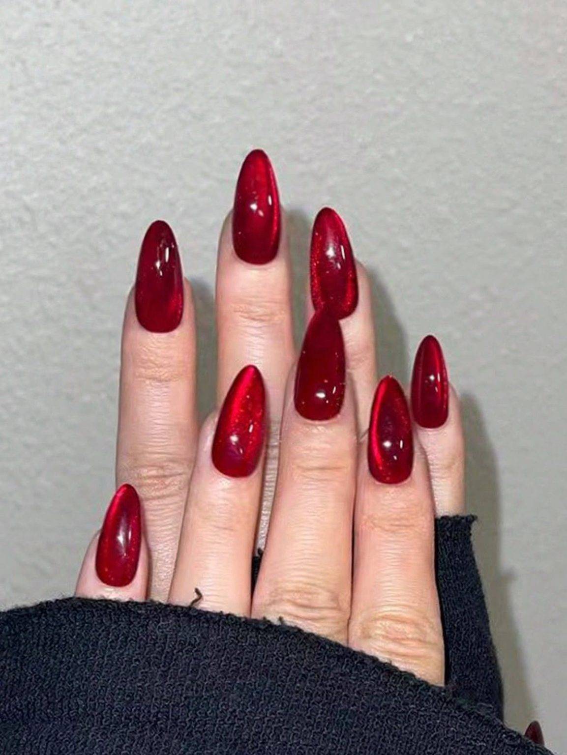 JC104 Red Almond Cat-Eye Medium Length – 24 Nails Pack with Free Nail Kit