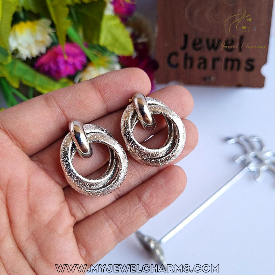 Knot Studs Silver
